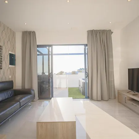 Atlantico Plaza 2a - 2 Beds - 2 Baths * Puerto del Carmen (Lanzarote)